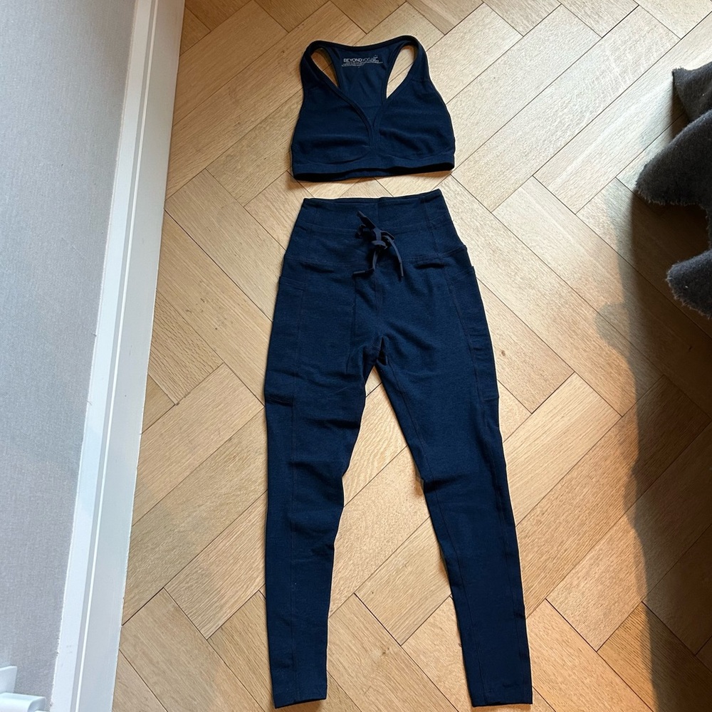 Beyond Yoga Black Leggings High-Waisted Stretch